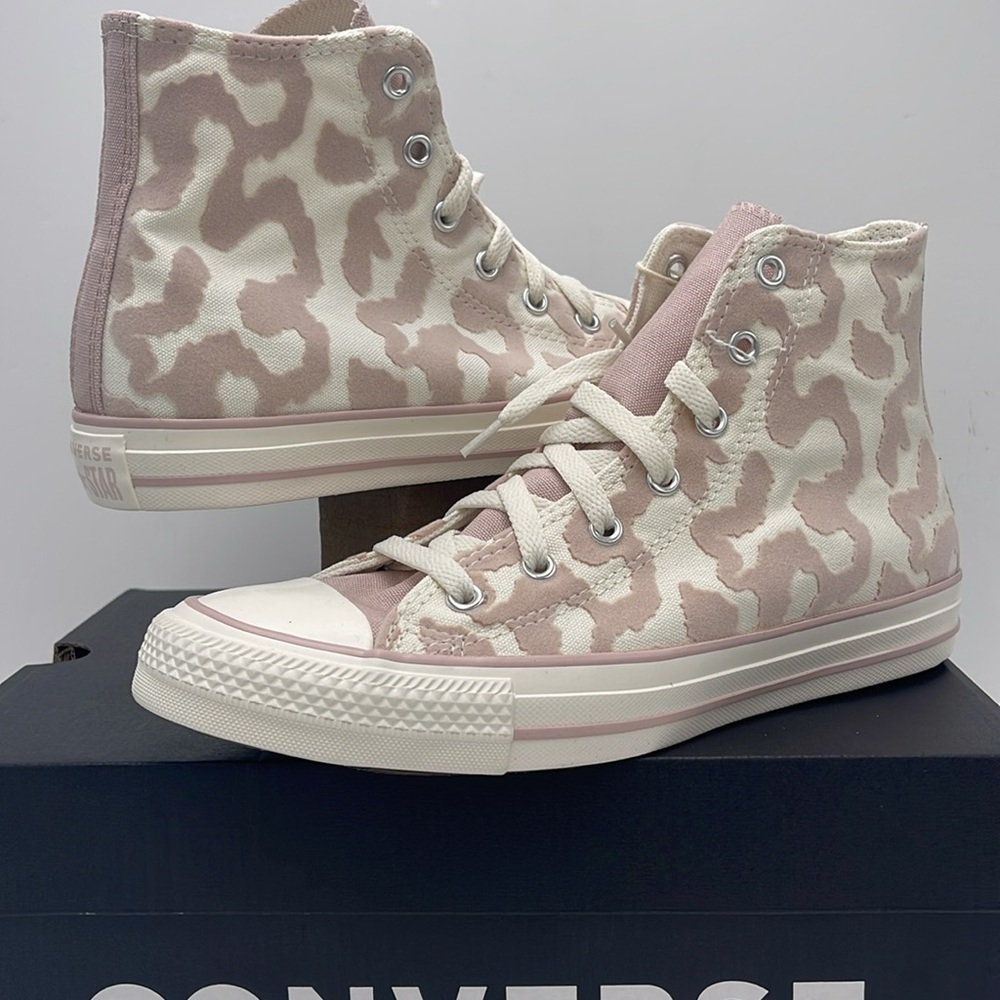 Converse Kids A10047F
CTAS HI
EGRET/FLUSH STONE/EGRET Sneakers - Picture 11 of 16